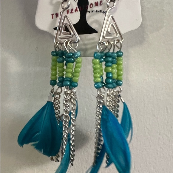 CUTE BEADED AND FEATHER DANGLE EARRINGS - Picture 8 of 11